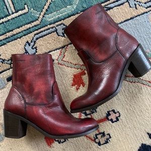 Dolce Vita Red Leather Boots size 8 narrow 7.5